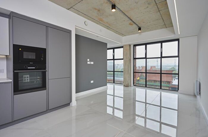 1 Bedroom Apartment To Rent In Apt . :: One Silk Street, M4