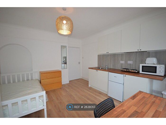 Studio To Rent In Winton, Bournemouth, BH10