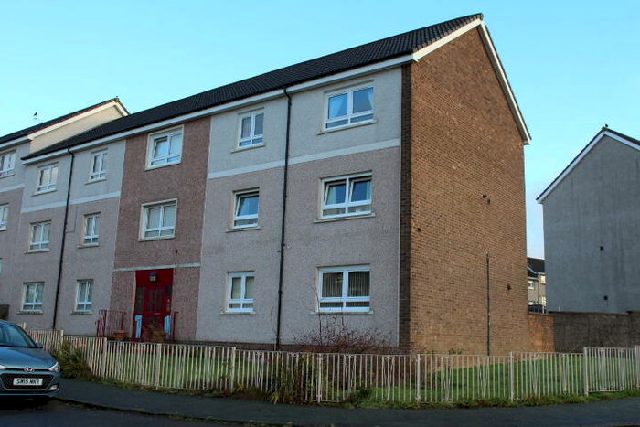 3 Bedroom Flat To Rent In C Raebog Cres, Airdrie, ML6