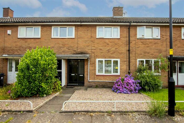 5 Bedroom House To Rent In Fladbury Crescent, Birmingham, B29