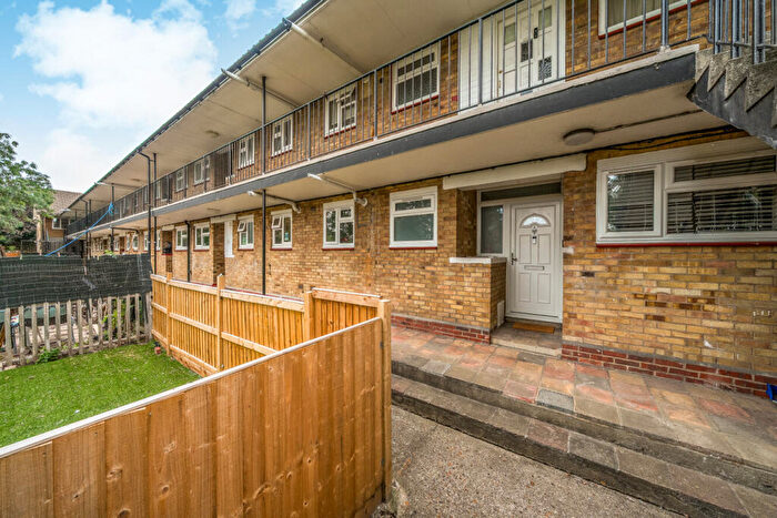 2 Bedroom Flat For Sale In Corona Road, Lee, London, SE12