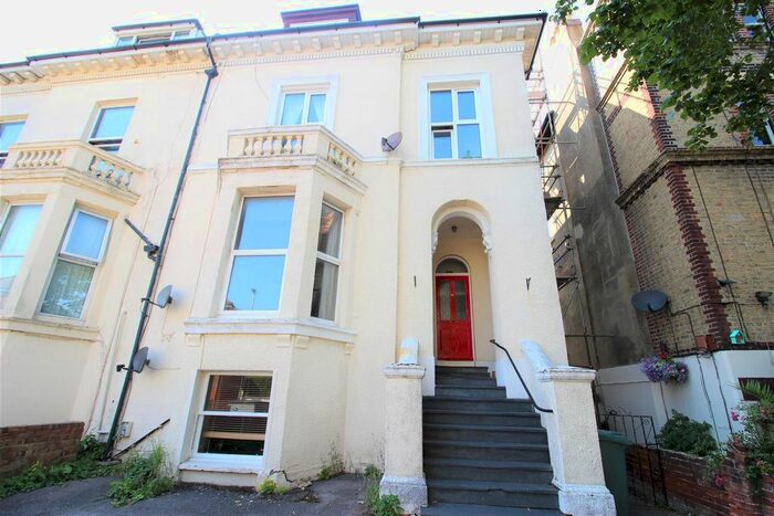 2 Bedroom Flat To Rent In Waverley Road, Southsea, PO5