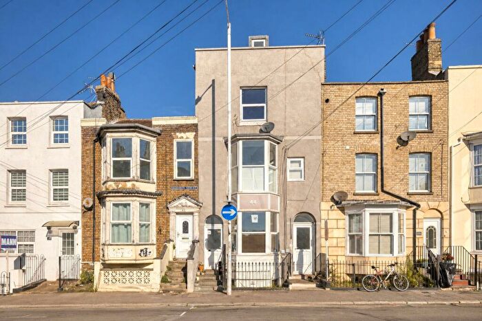 2 Bedroom Flat For Sale In Hardres Street, Ramsgate, Kent, CT11