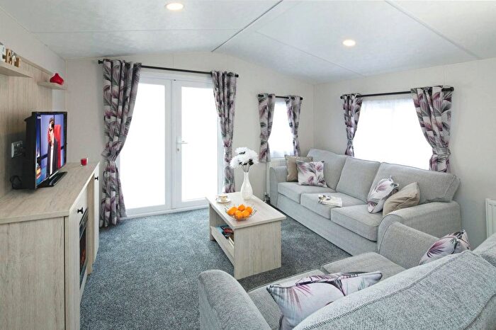 2 Bedroom Mobile/park Home For Sale In Capernwray, Carnforth, LA6