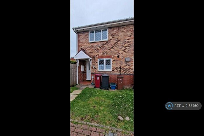 2 Bedroom Semi-Detached House To Rent In Fletcher Close, Scunthorpe, DN15