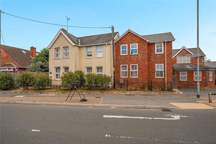 2 Bedroom Flat For Sale In Hollow Lane, Shinfield, Reading, RG2