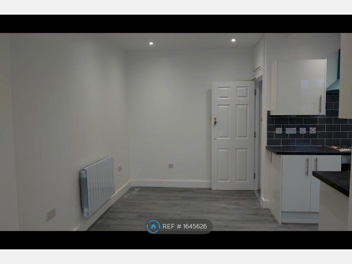 1 Bedroom Flat To Rent In Betchworth Road, Ilford, IG3