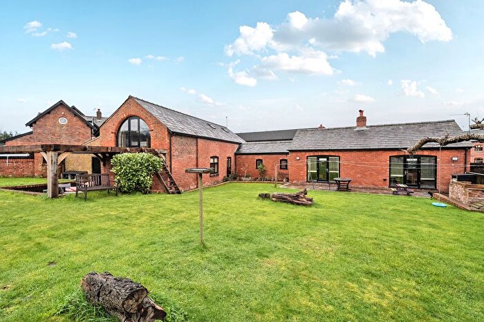 4 Bedroom Barn Conversion For Sale In The Dairy, Middlefield Farm, WA9