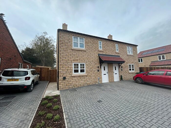 3 Bedroom Semi-Detached House To Rent In Yew Dene, Willerby, Hull, East Riding Of Yorkshi, HU10