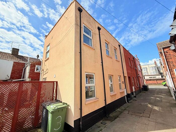 2 Bedroom End Of Terrace House To Rent In St. Peters Plain, Great Yarmouth, NR30