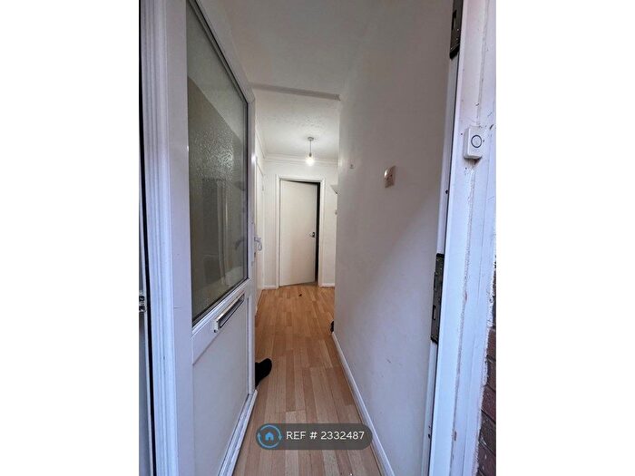 3 Bedroom Flat To Rent In Alexandra Road, London, N10