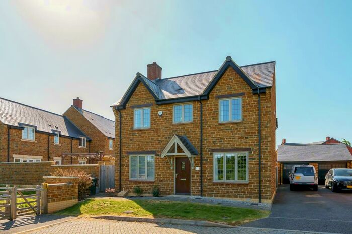 4 Bedroom Detached House For Sale In Adderbury, Oxfordshire, OX17