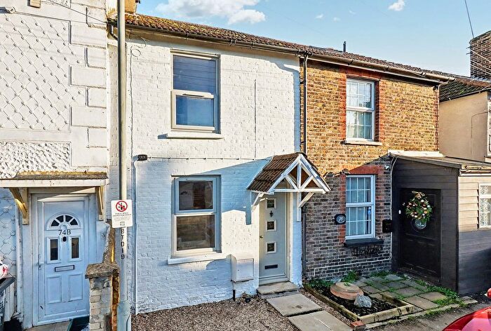 2 Bedroom Terraced House For Sale In High Street, Wouldham, ME1