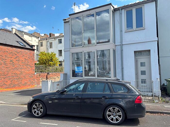 2 Bedroom Town House To Rent In Rodney Road, Cheltenham, GL50