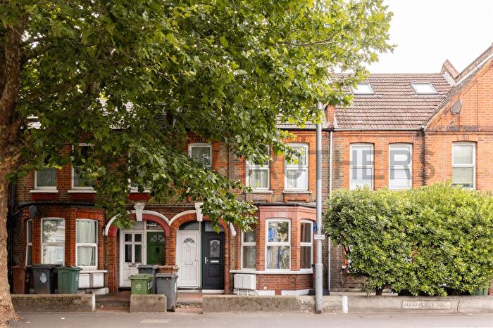2 Bedroom Apartment To Rent In Markhouse Road, Walthamstow, E17