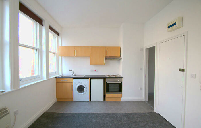 Studio To Rent In A Old Street (), Flat, Clerkenwell, EC1V