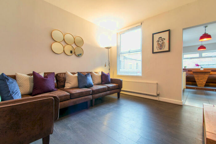 5 Bedroom Terraced House To Rent In Rothesay Avenue, Nottingham, NG7