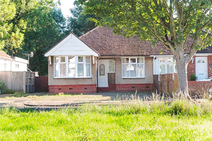 3 Bedroom Semi-Detached House For Sale In Ellerman Avenue, Twickenham, TW2