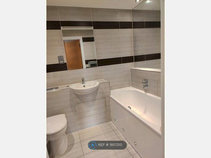 2 Bedroom Flat To Rent In Constable Mews, Bromley, BR1