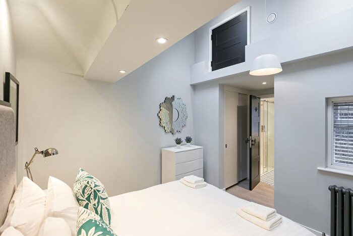 1 Bedroom Flat To Rent In Russell Street, London, WC2B