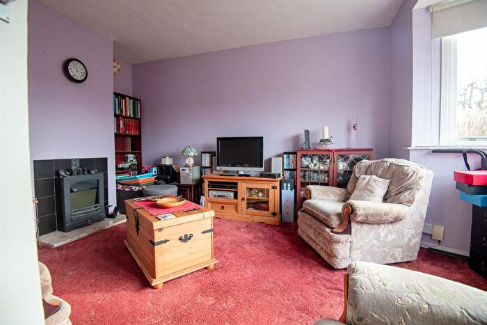 3 Bedroom Semi-detached House For Sale In Milner Road, Finedon, NN9