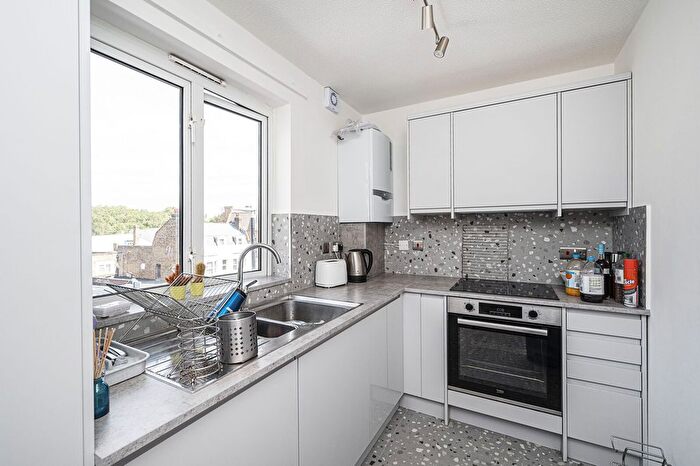 2 Bedroom Flat To Rent In Bow Road, Bow, London, E3