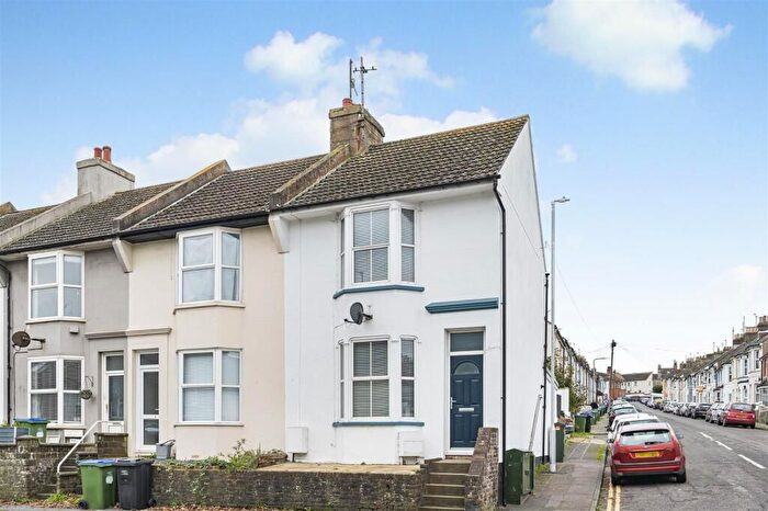 3 Bedroom Terraced House For Sale In Lewes Road, Newhaven, BN9