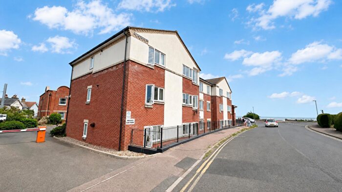 2 Bedroom Flat For Sale In Woodberry Way, Walton-on-the Naze, CO14