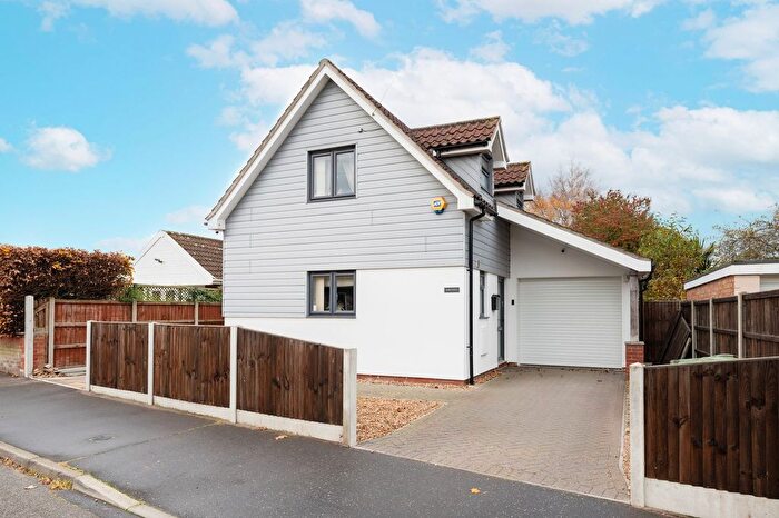 3 Bedroom Chalet For Sale In Warren Avenue, Hellesdon, NR6