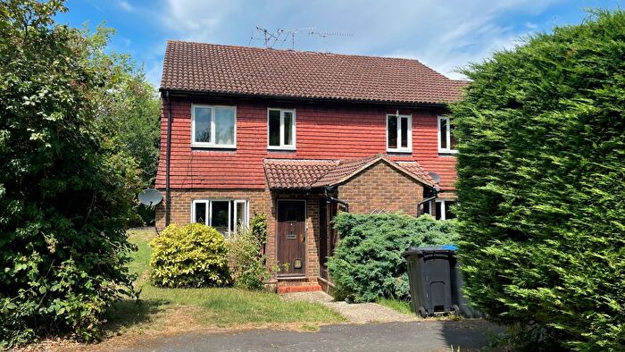 1 Bedroom Flat To Rent In Bankside, Woking, GU21