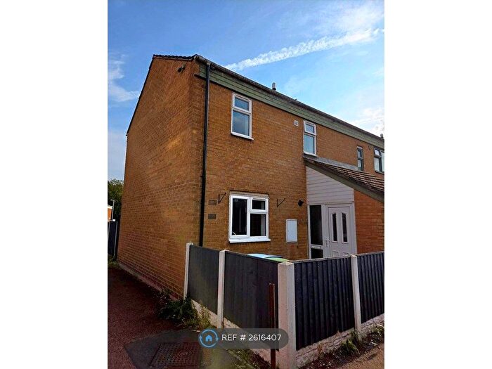 3 Bedroom End Of Terrace House To Rent In Caythorpe Court, Mansfield, NG19