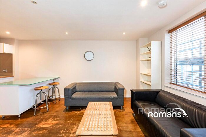 2 Bedroom Flat To Rent In Queens Wharf, Queens Road, Reading, RG1