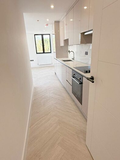 2 Bedroom Flat To Rent In Barnabas Road, London, E9