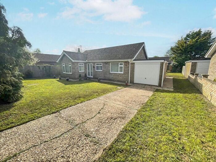 3 Bedroom Detached Bungalow For Sale In Peacock Close, Hockwold, IP26