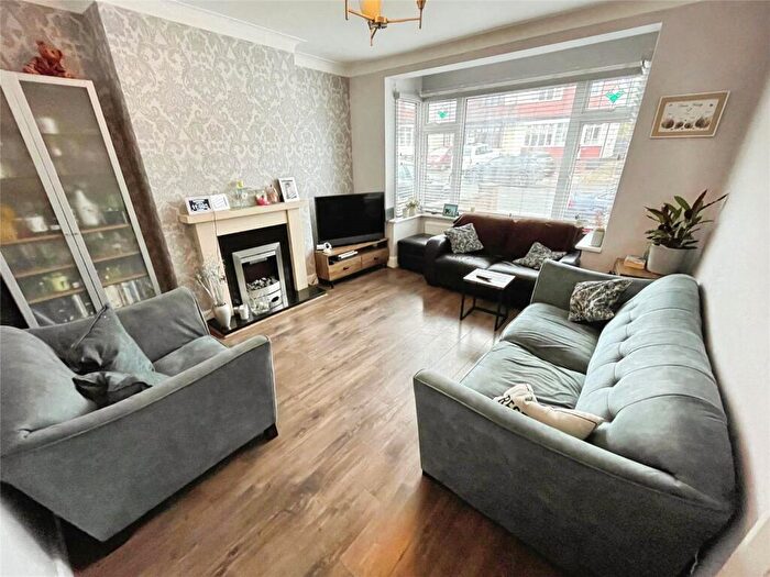 4 Bedroom Semi Detached House For Sale In Carlton Road, Gidea Park, Romford, RM2