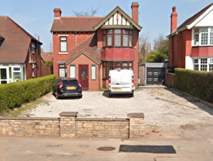 3 Bedroom Detached House To Rent In Queslett Road, Great Barr, Birmingham, B43