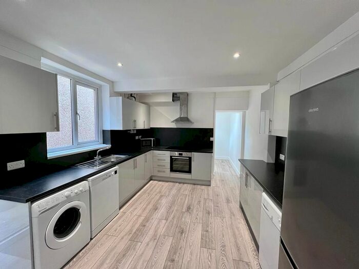 6 Bedroom Terraced House To Rent In Bryn Y Mor Crescent, Swansea, SA1