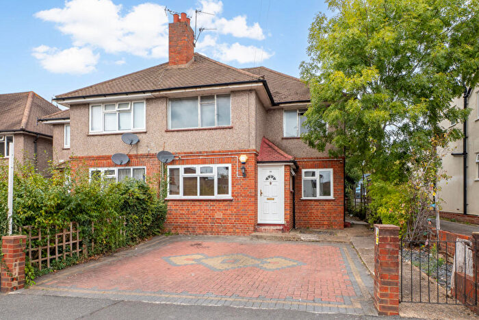 2 Bedroom Maisonette For Sale In Oakhill Road, Sutton, SM1