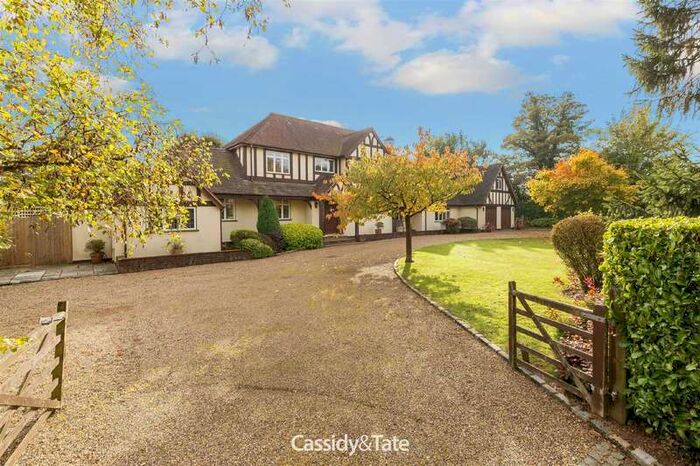 5 Bedroom Detached House To Rent In Featherbed Lane, Felden, HP3
