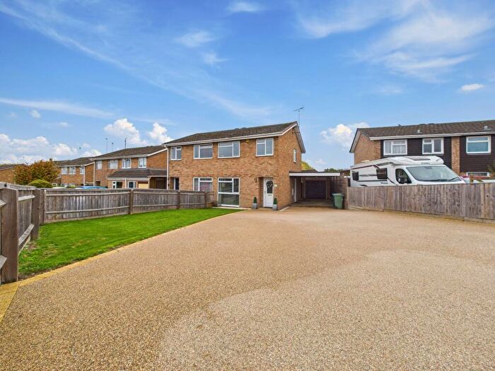 3 Bedroom Semi-Detached House For Sale In Woodcroft Close, Towcester, NN12