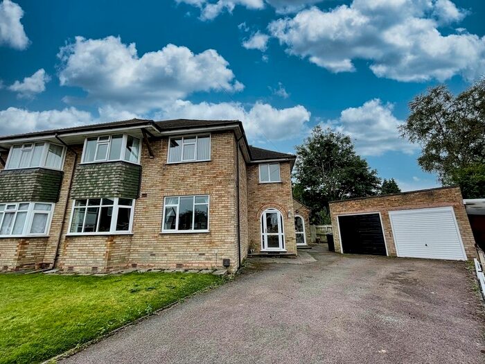 2 Bedroom Maisonette To Rent In Derwent Close, Streetly, Sutton Coldfield B74