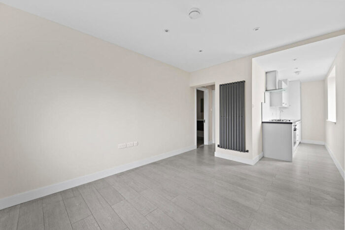 1 Bedroom Apartment To Rent In Commonside West, Mitcham, CR4