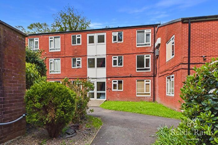 2 Bedroom Apartment For Sale In Limbrick Close, Sheffield, South Yorkshire, S6