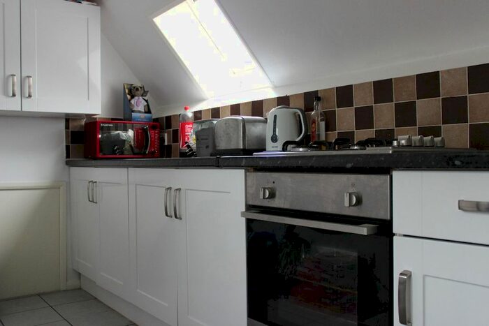 1 Bedroom Flat To Rent In Widmore Road, Bromley, BR1