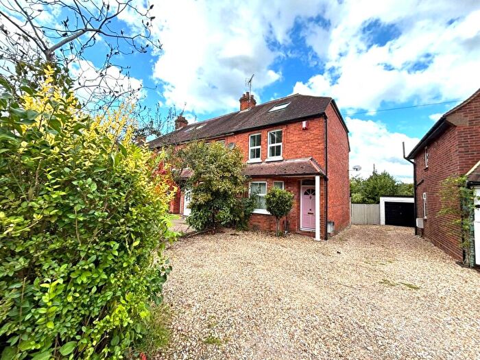 4 Bedroom End Of Terrace House For Sale In The Terrace, Knowl Hill, Reading, RG10