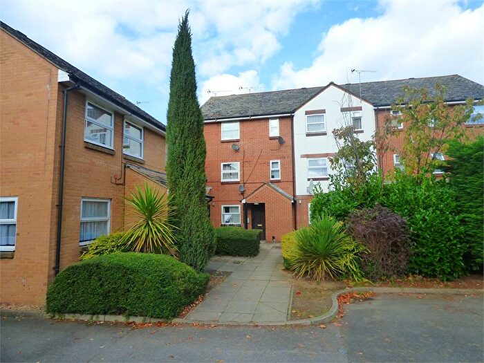 Studio To Rent In Queens Court, Queens Road, Slough, SL1