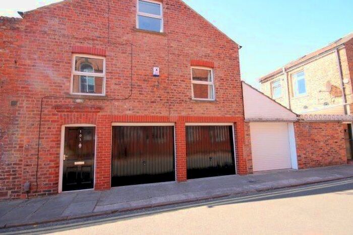 2 Bedroom Town House To Rent In Union Terrace, York, YO31