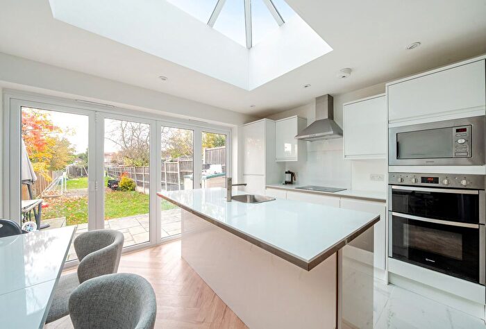 4 Bedroom Terraced House For Sale In Mount Pleasant Road, Collier Row, RM5