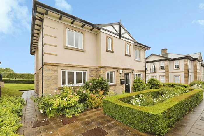 2 Bedroom Flat For Sale In Garden Court, Killinghall, Harrogate, HG3