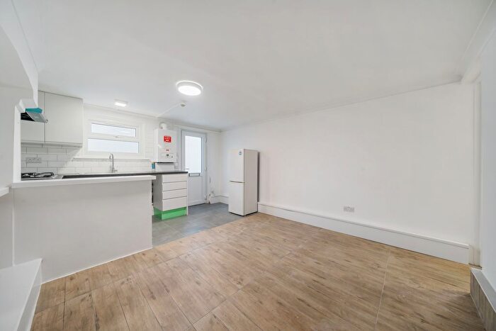 Studio To Rent In Muswell Hill, London, N10